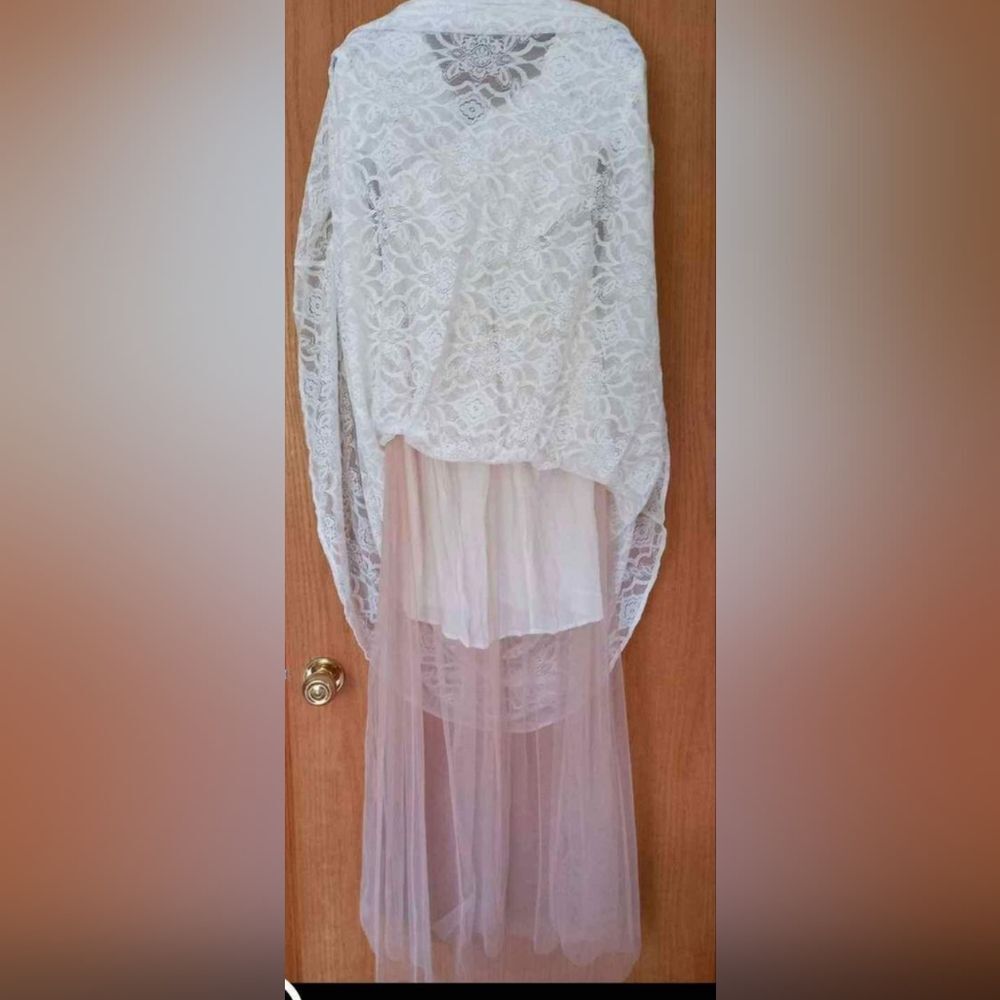 NWT Vici Aakaa head over heels smocked crossover dress White Lace Size Lg - Picture 4 of 5